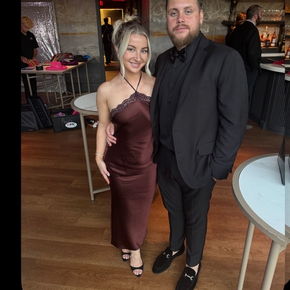 Reformation Aara silk dress in mahogany - Picture 4 of 4